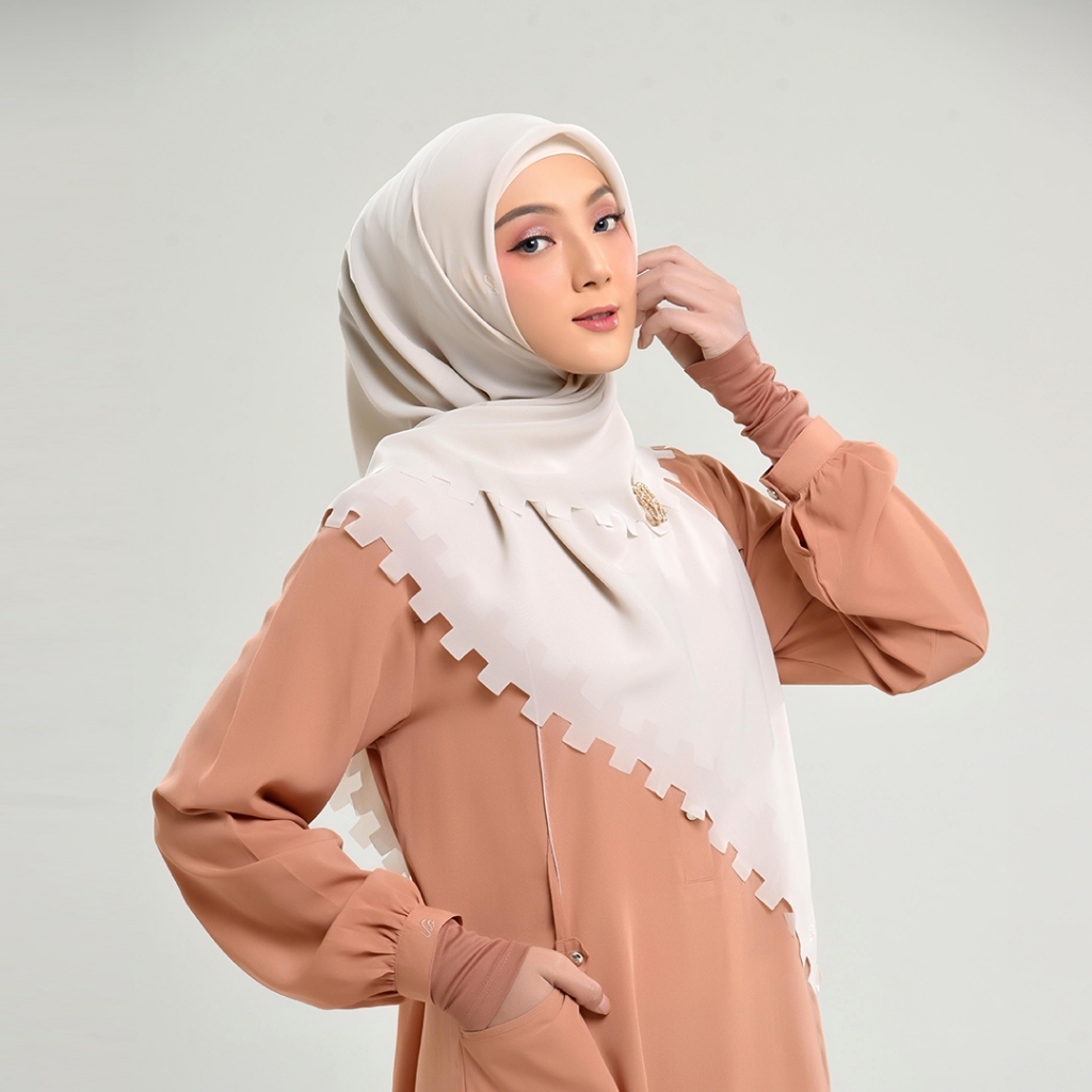Rabbani - Kerudung Segi Empat Zahira Dagadu S