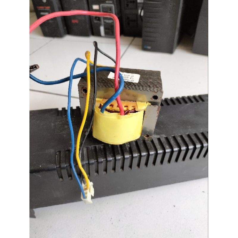 TRAVO UPS BEKAS APC & PROLINK UPS 600VA - 600VA NORMAL