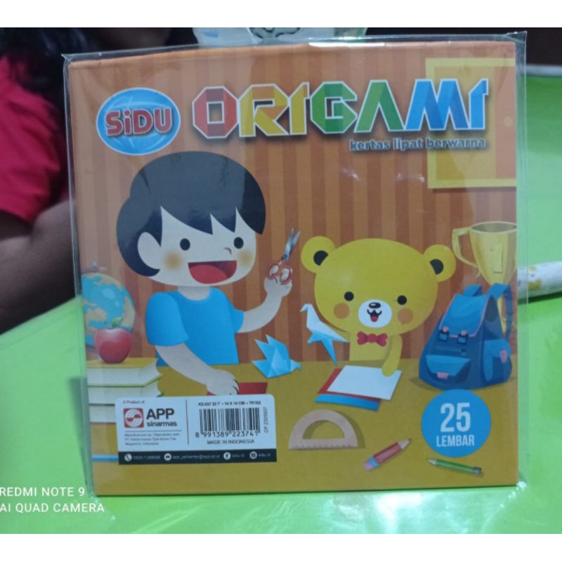 

Kertas Lipat berwarna SiDU ORIGAMI 14x14 25sheet