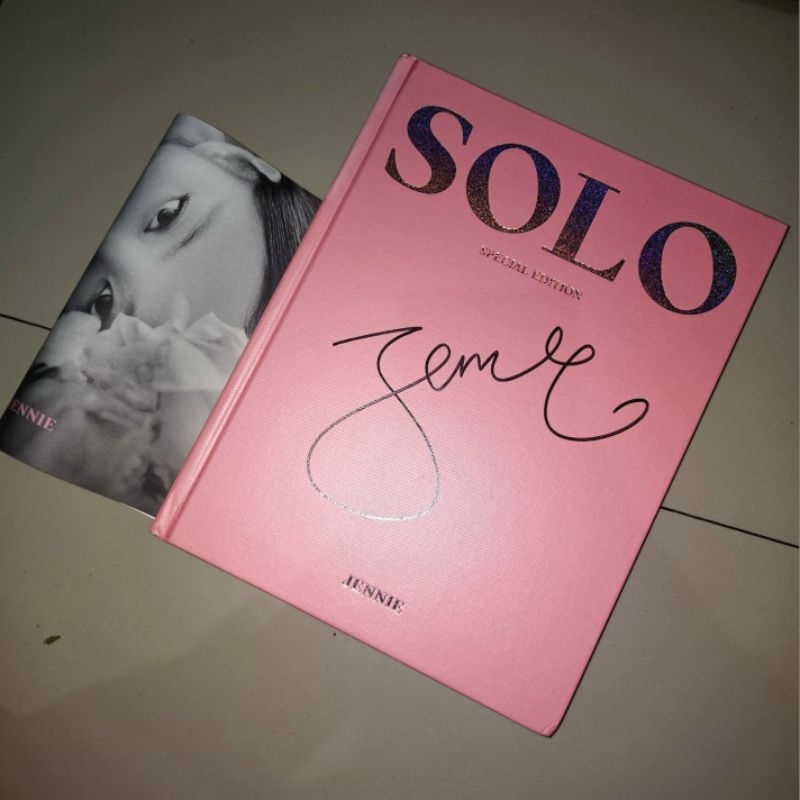 SIGNED Album Blackpink Member Lisa Jennie Rose