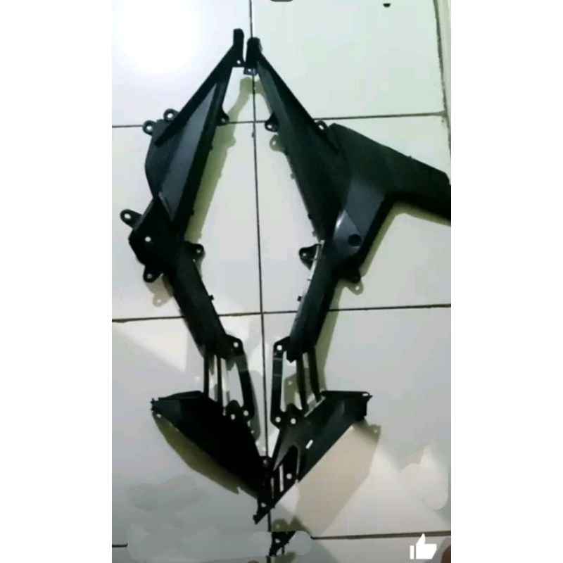 cover side kanan kiri sambungan sayap depan bagian kasar Honda Sonic 150R copotan original nominus