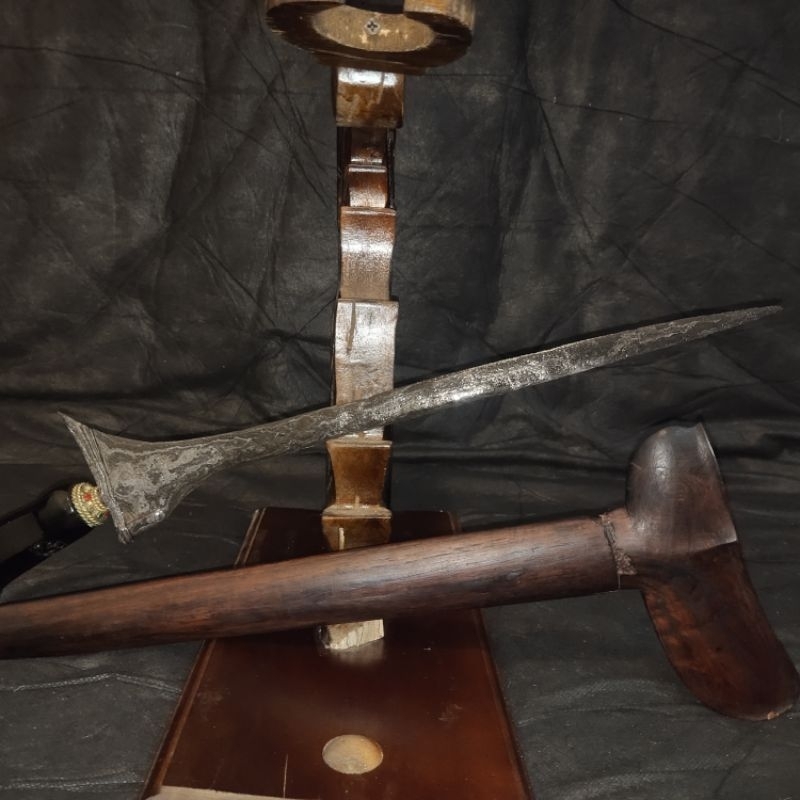 Keris sepuh/kuno brojol pamor woswutah abad 16 era kerajaan Tuban Mataram