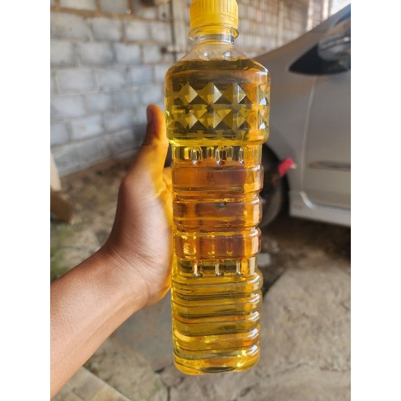 

Minyak goreng kemasan premium (900ML)