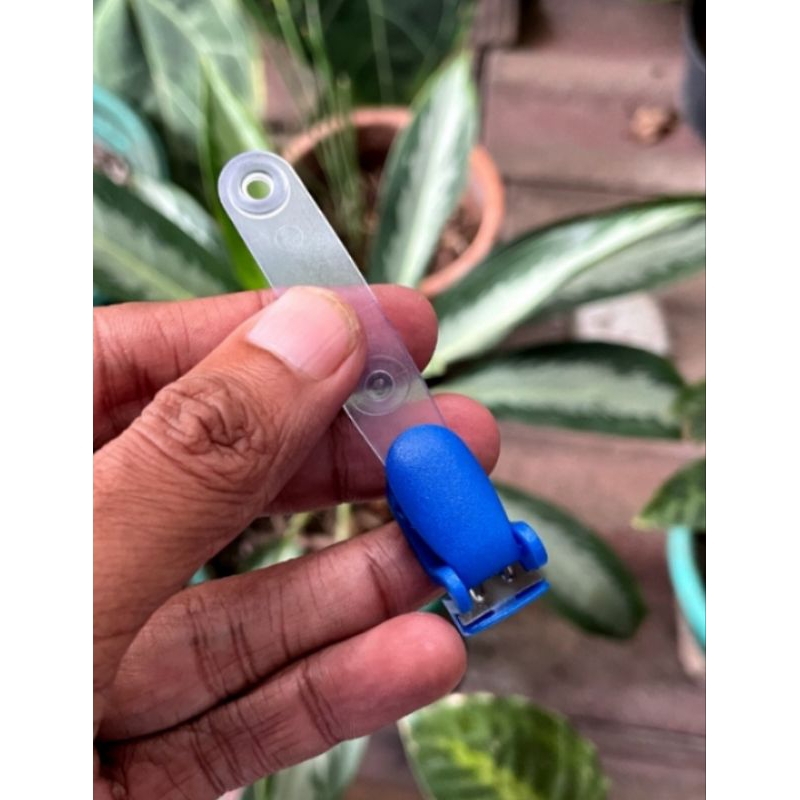 

Jepitan penjepit id card name tag kerang biru terlaris