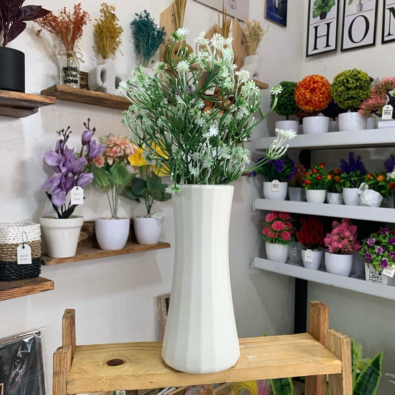 vas pot bunga plastik tinggi putih