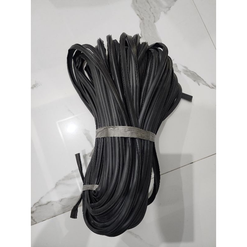 KARET C 078B BESAR HITAM ALLUMINIUM KACA