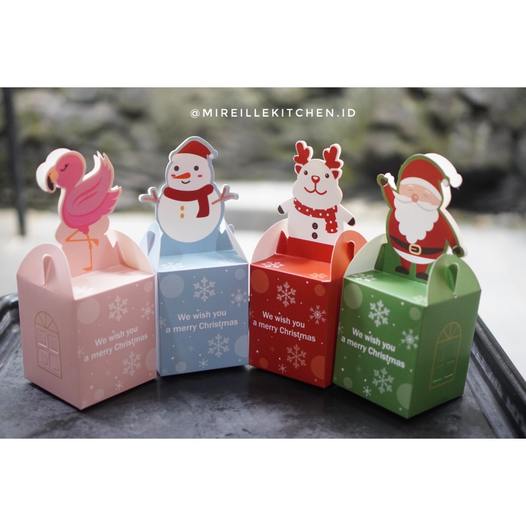 

Small Chistmas Box 2 (Small-Medium)