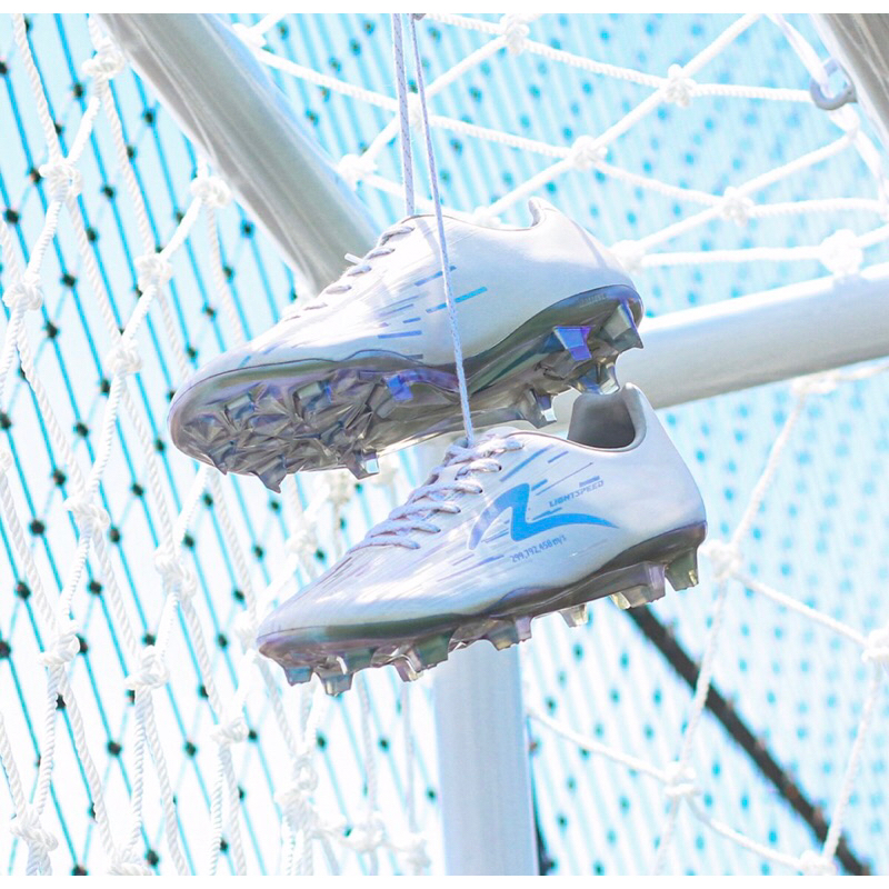 SEPATU BOLA SPECS LIGHTSPEED REBORN SILVER ILUMINATE PACK