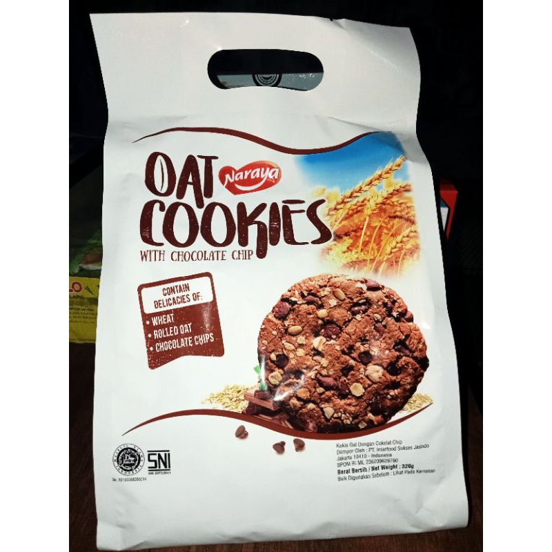 

OAT Naraya COOKIES WITH CHOCOLATE CHIP BERAT BERSIH: 320g