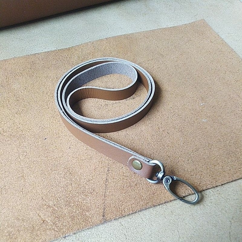 

Tali Lanyard Id Card Kulit Asli Universal Kalung Name Tag/Pave/Tas Hp Dll