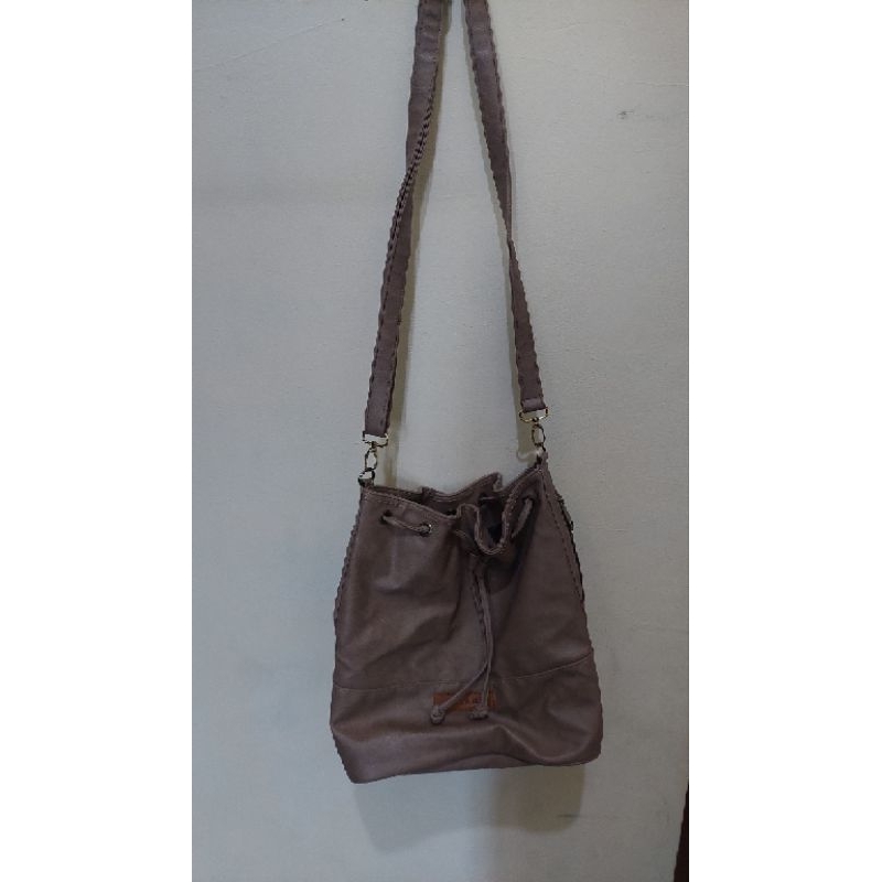 Preloved Kalani Bag ( Tas Selempang )