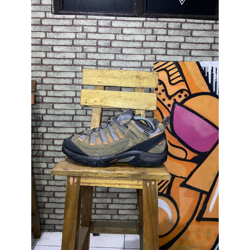salomon outdoor size 44 sepatu bekas kondisi terbaik