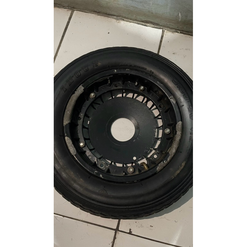 Velg blower vespa ring 10 sepaket sama ban irc 90%