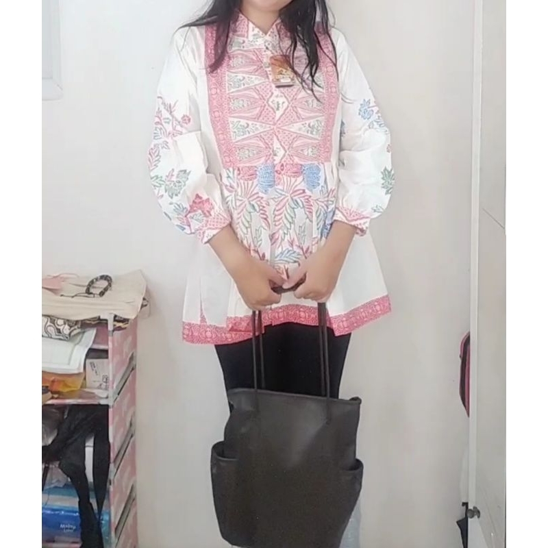 Blouse Batik Merah Lengan Balon