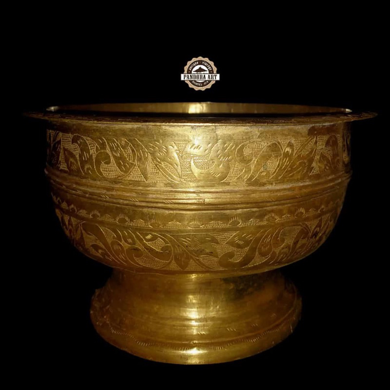 Bokor ukir kuningan lawas size besar (B376)