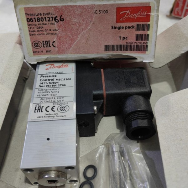 

Promo Pressure Switch 66Bar MBC5100 DANFOSS 061B012766 MBC 5100 Diskon