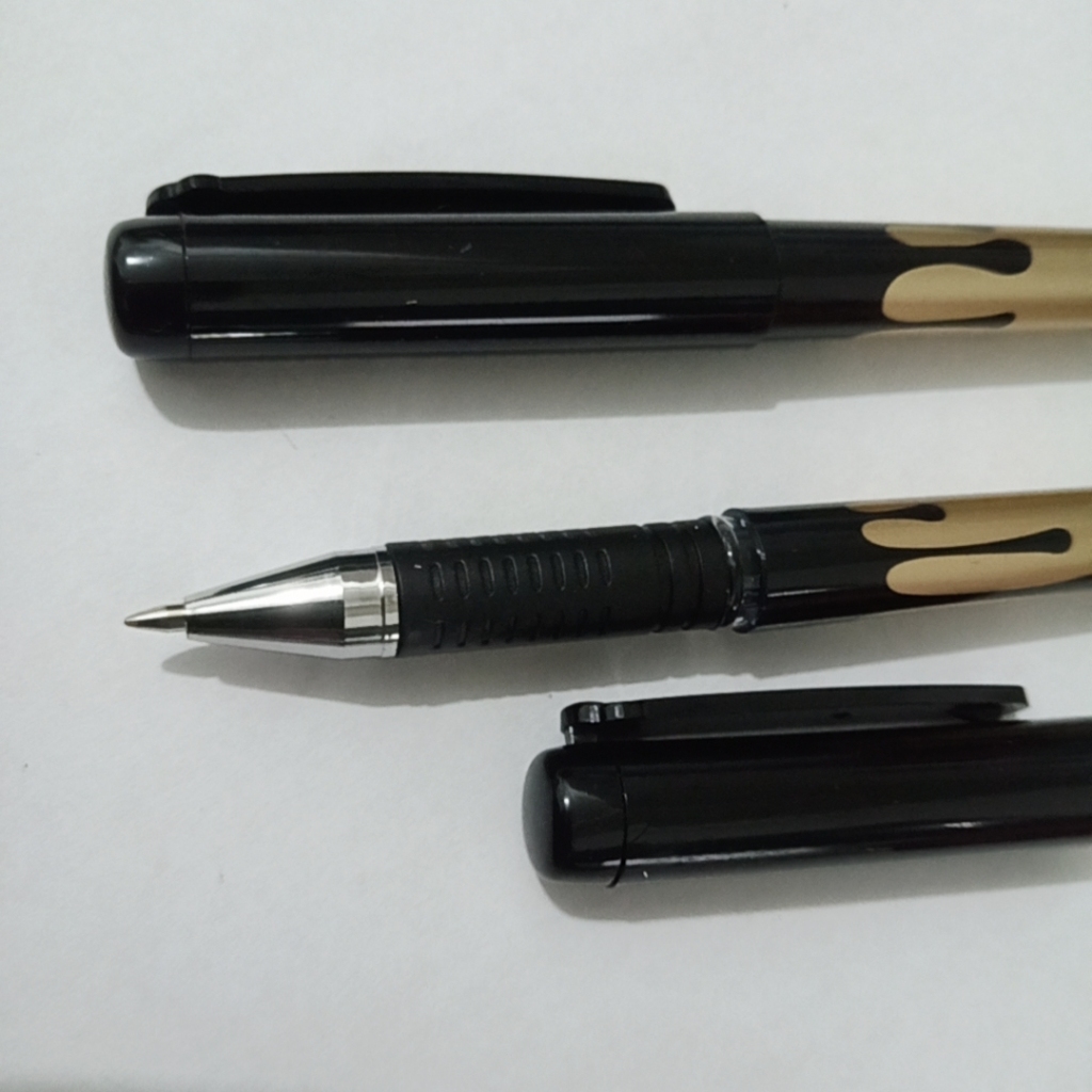 

pen gel hitam / pulpen gel hitan 0.5 mm (2pc)
