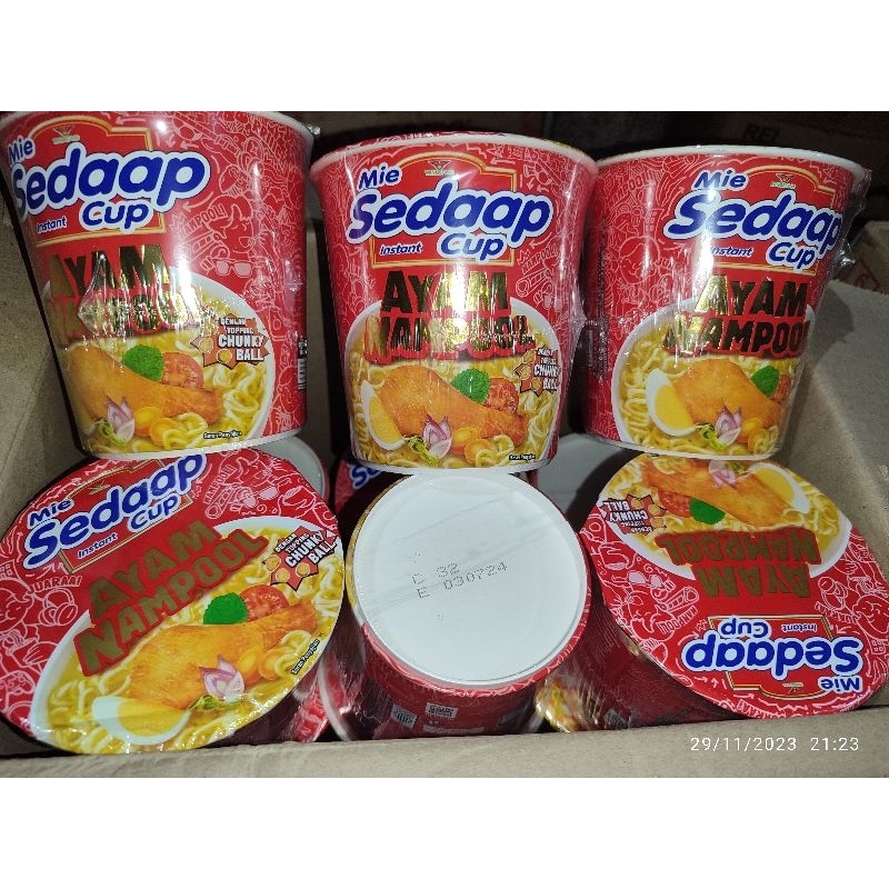 

MIE SEDAAP CUP AYAM NAMPOL