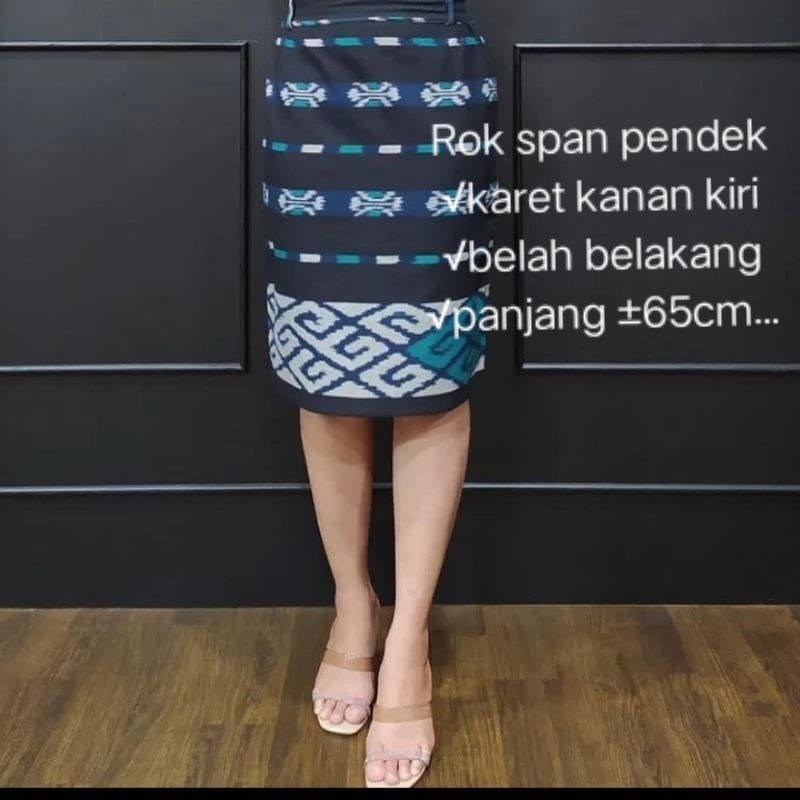 Rok spans tenun ikat wanita pendek selutut