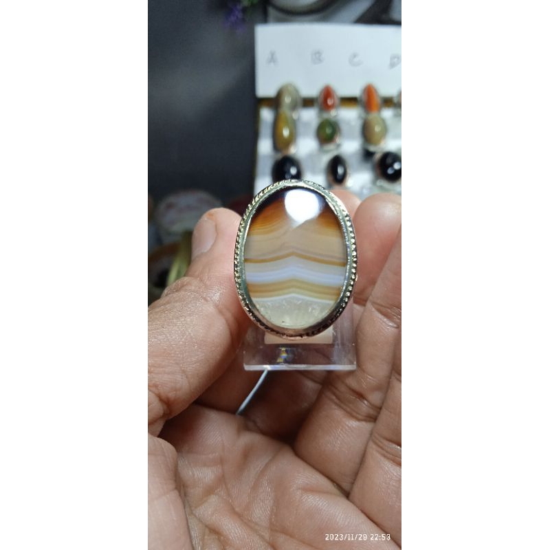 akik junder airis pelangi