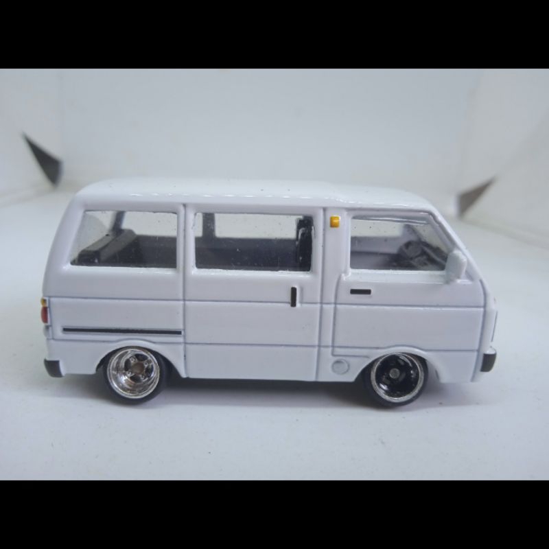 xcartoys loose Daihatsu Hijet klasik putih ban karet custom chamber