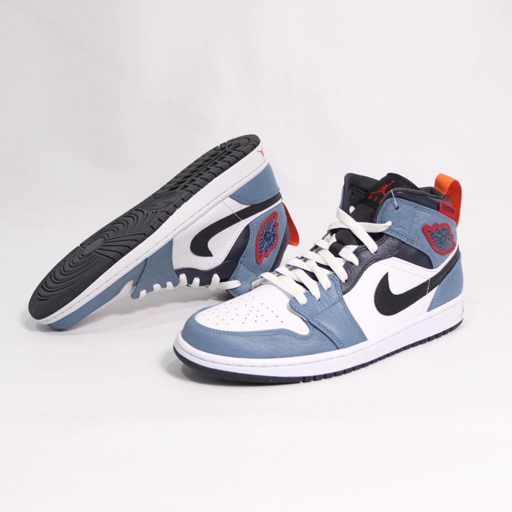 Air Jordan 1 Mid Fearless