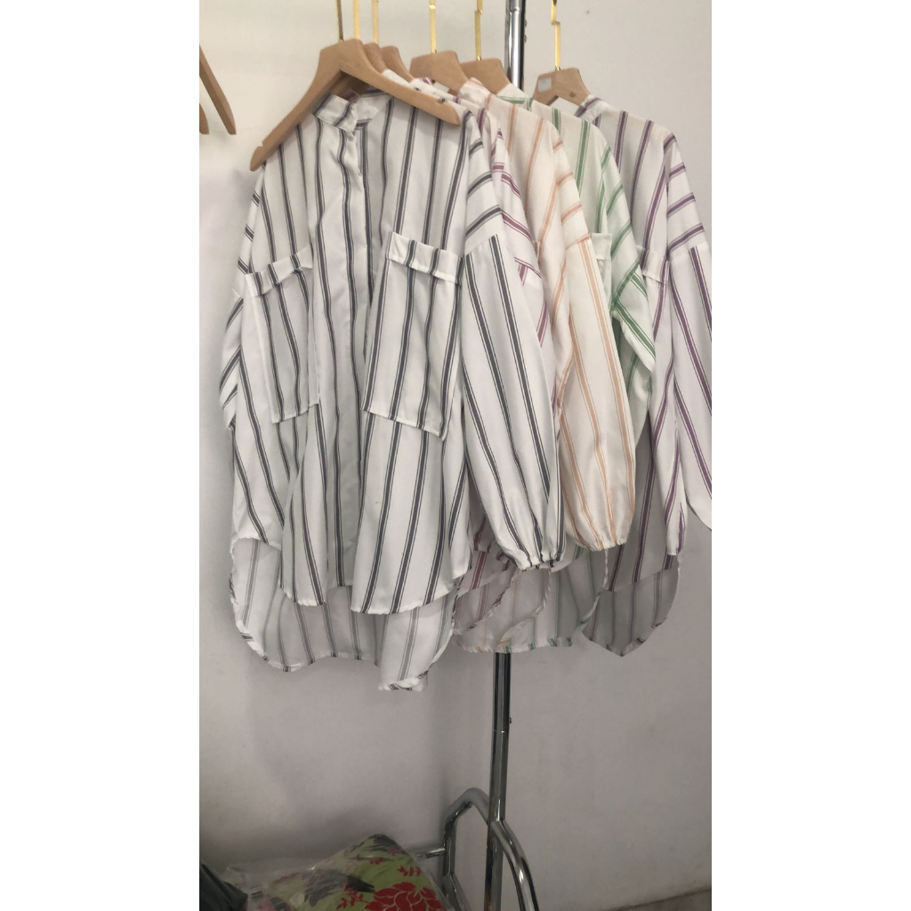 Kemeja JUMBO Kiana Stripe Wanita