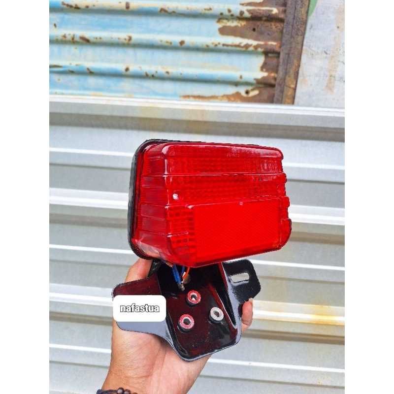 STOPLAMP LAMPU BELAKANG LAMPU REM HONDA WIN100 WIN 100 CB K5 SET PANGKON BESI