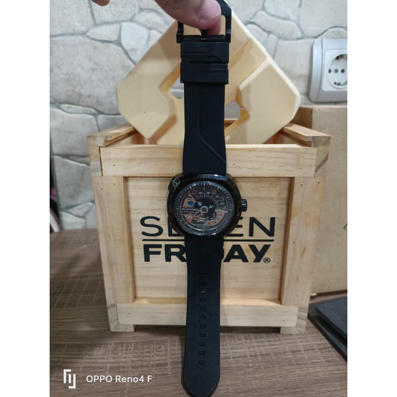 Jam Tangan Pria Seven Friday