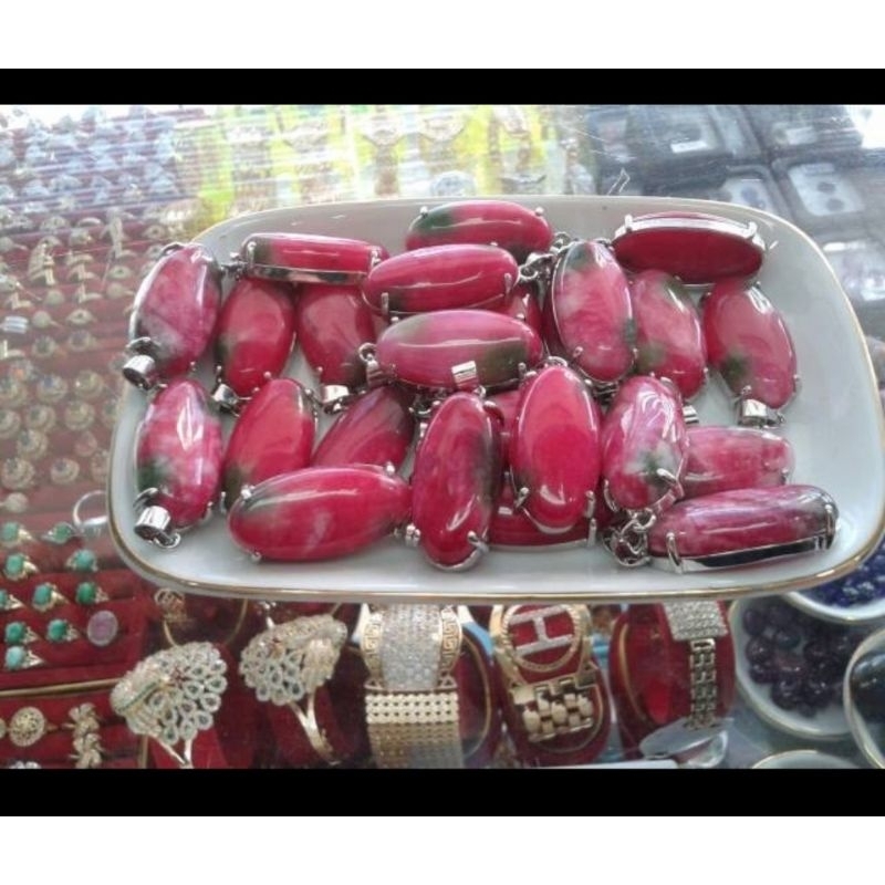 liontin batu permata akik merah atau red borno