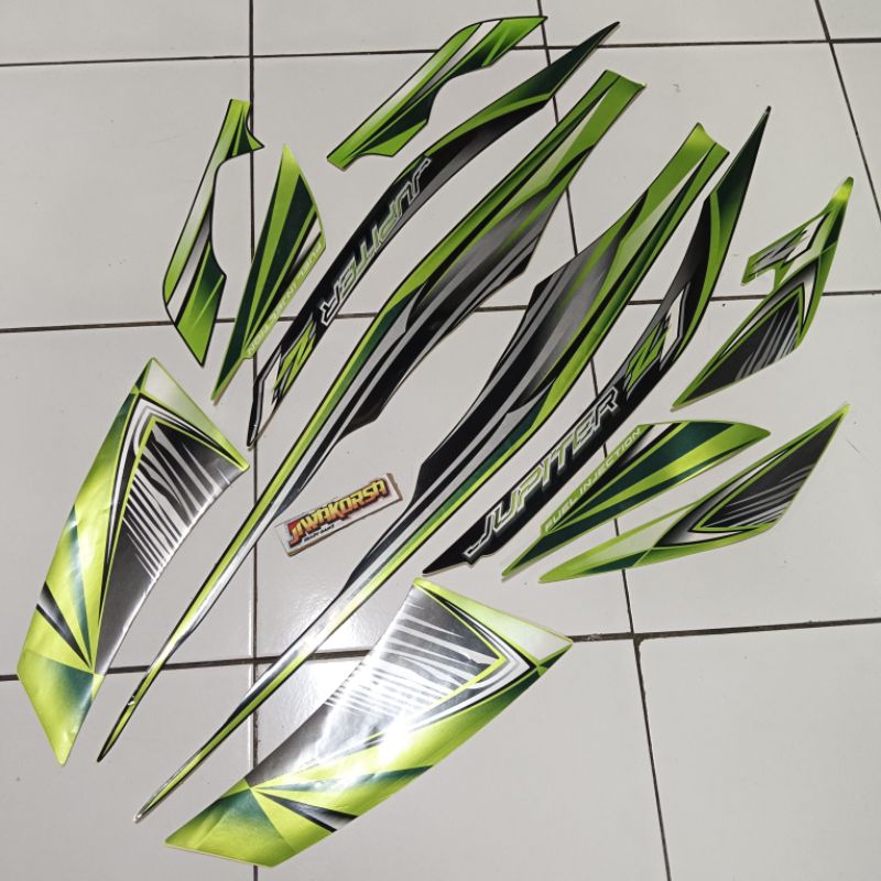 Striling stiker sticker grapict list lis body bodi yamaha jupiter z1 z 1 2012 hitam hijau