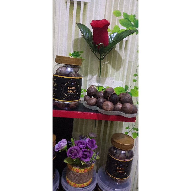 

Black Garlic Bawang Hitam Tunggal (100 gram)
