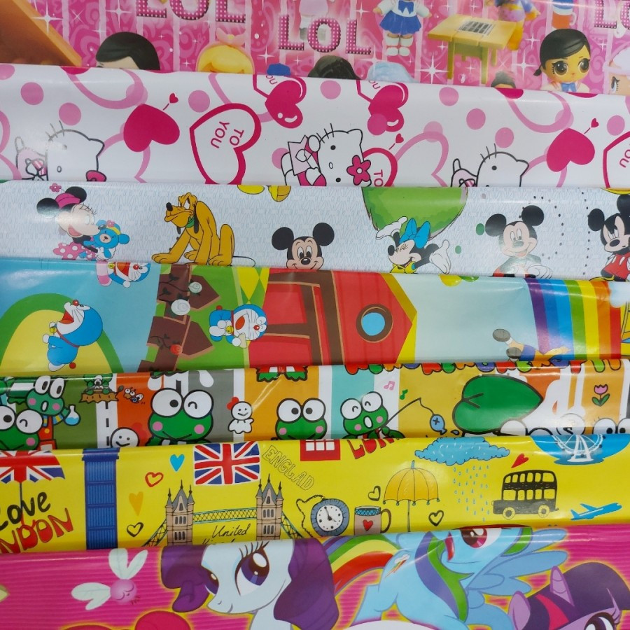

Kertas bungkus kado karakter kertas gift / Kertas Kado