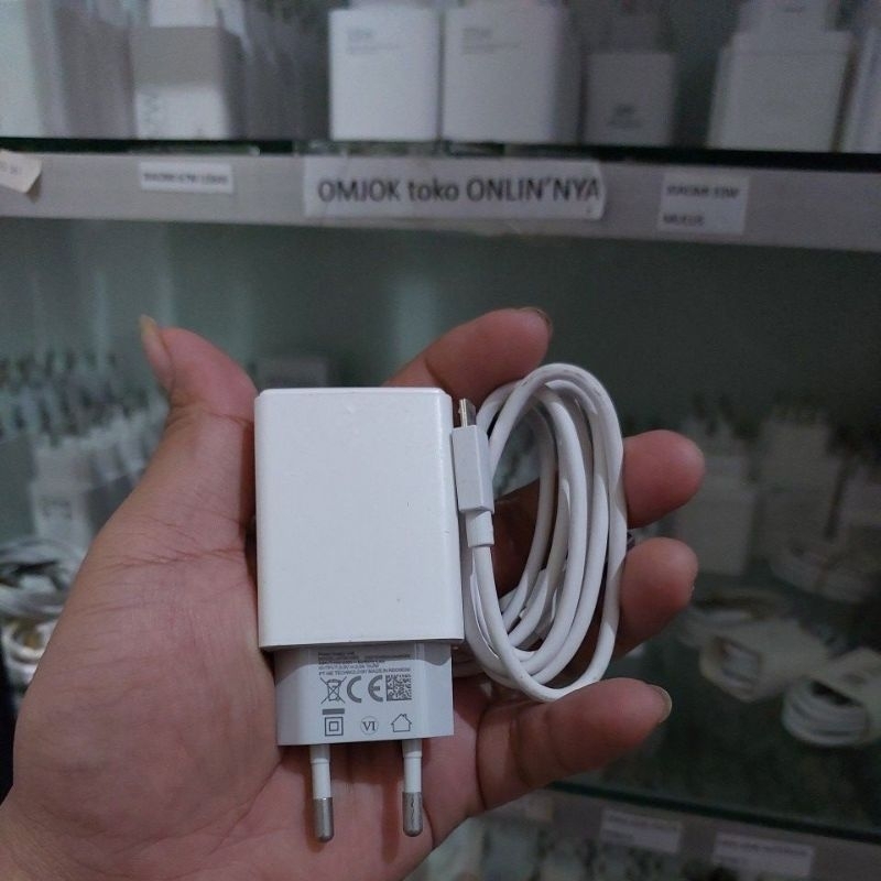 Charger Realme copotan bekas C12 Micro usb 10watt bawaan nya 10w