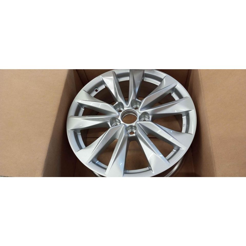 Wheel disc velg corolla cross/hybrid 2020-2021 ori