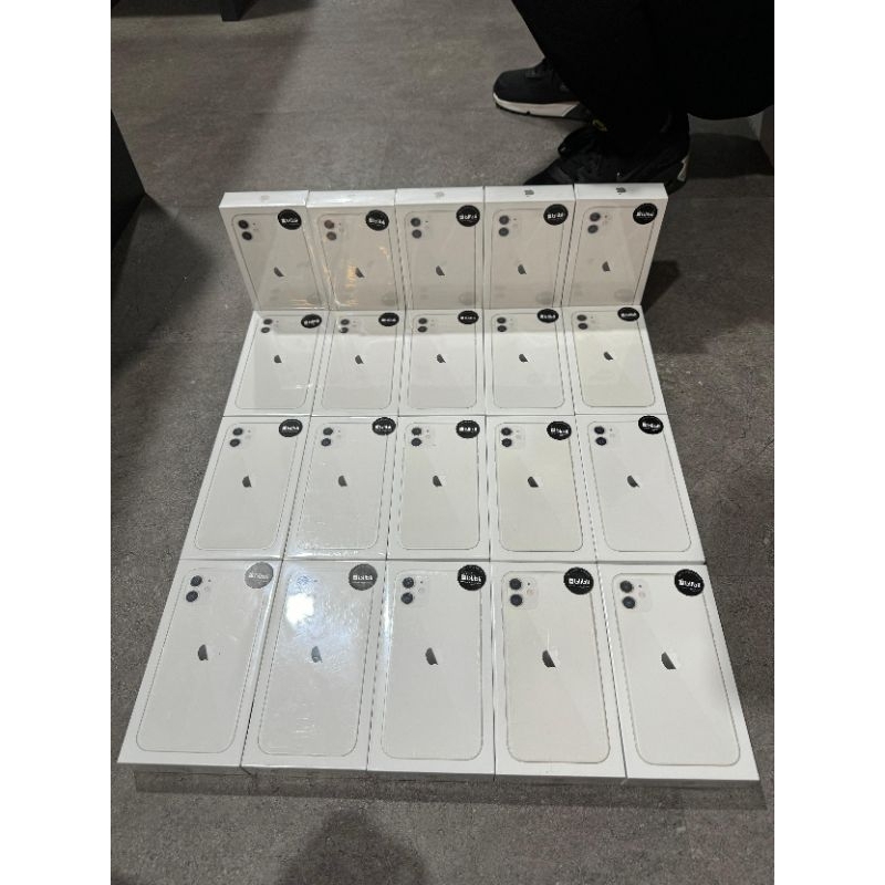 iPhone 11 barang resmi Indonesia (NEW)