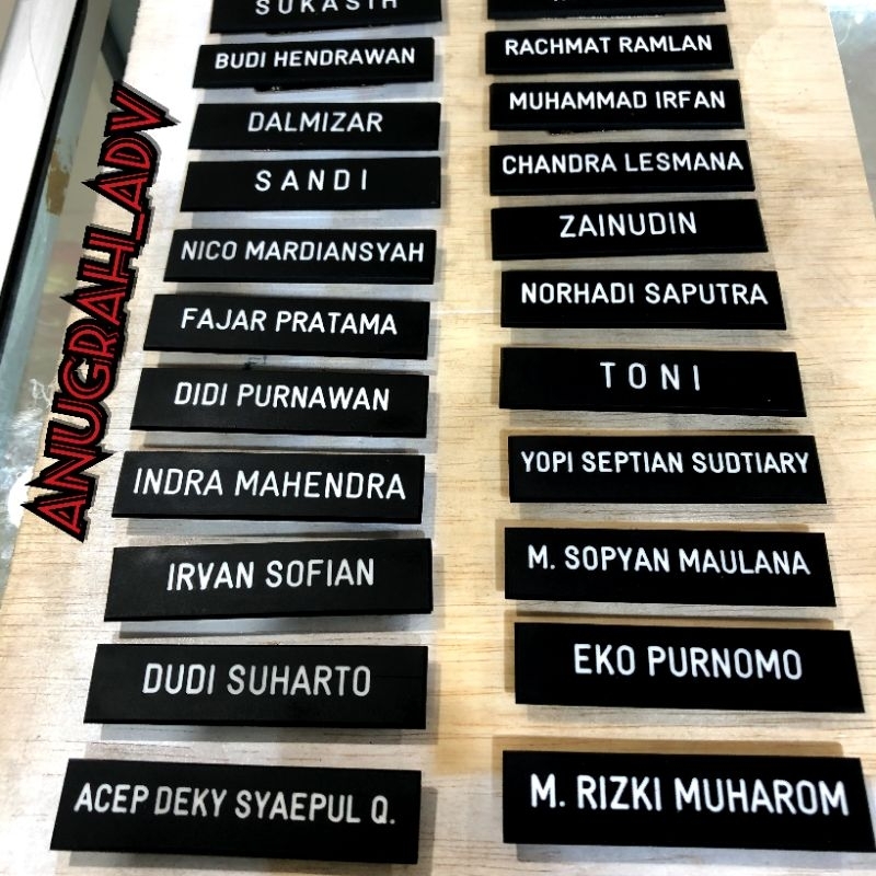 papan nama dada name tag akrilik hitam doff - nama custom pegawai / guru / ASN / karyawan / sekolah