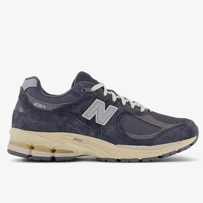 Sepatu Sneakers NB New Balance 2002R Black Dark Grey 100% BNIB Global Realise