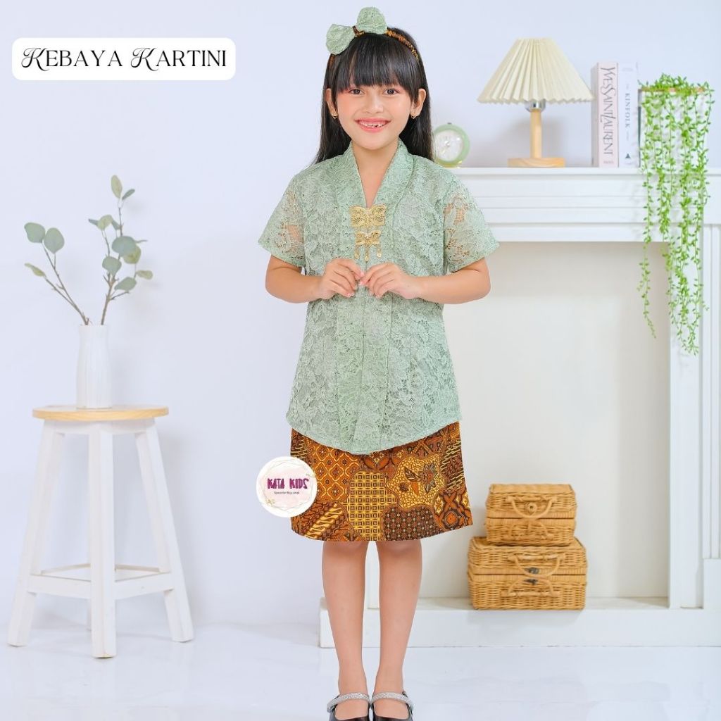 Kebaya Anak / Kebaya Kartini Anak/ Kebaya Kartini Anak Pendek Rok Coklat
