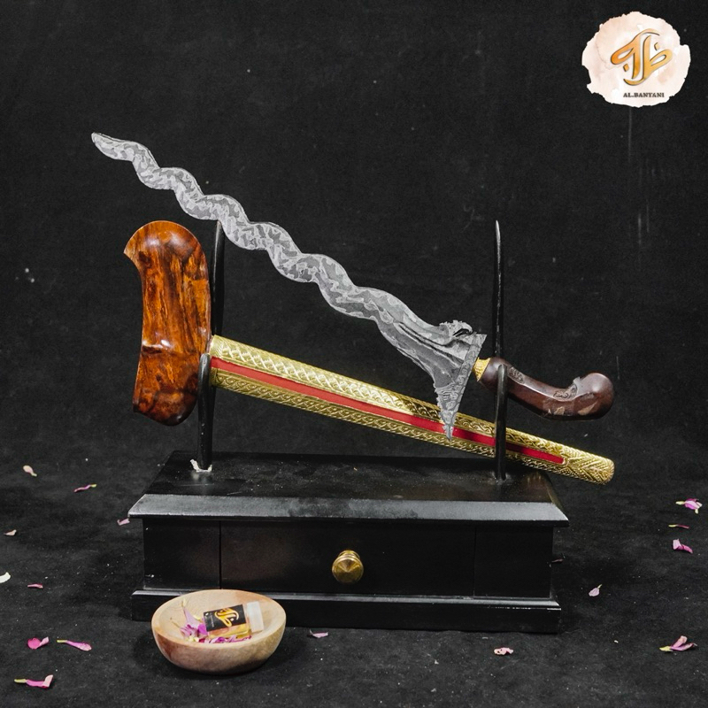 Keris Sangkelat Luk 13 Pamor Miring