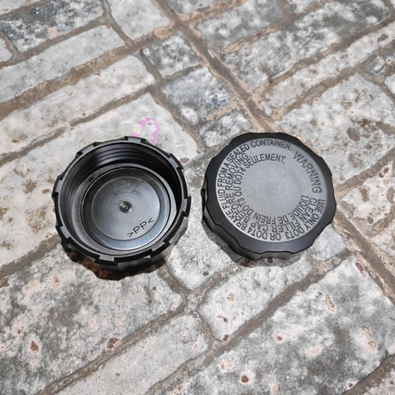 Tutup Tempat Minyak Rem Gede Besar Belakang Tank Rear Resenvoir Suzuki GSX R S 150 Satria FU 150 Sho