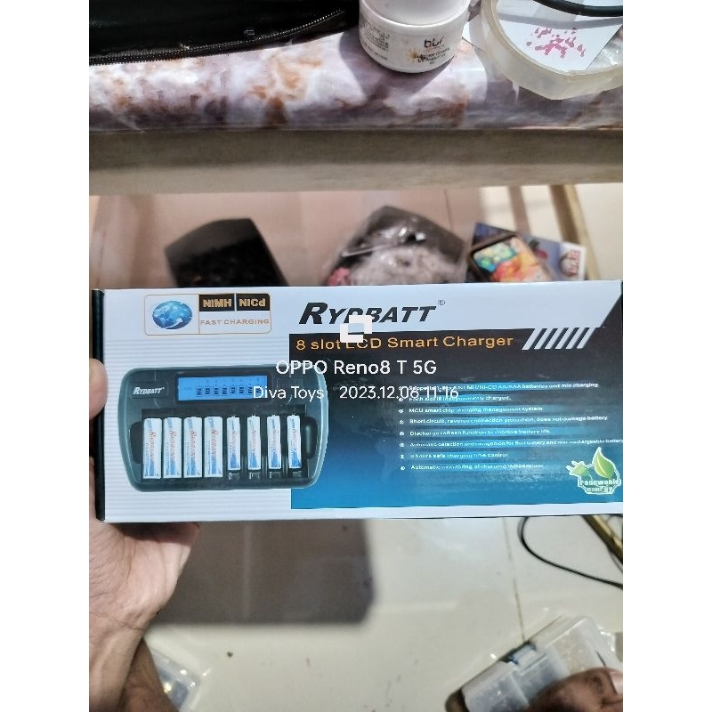 Tamiya Charger Rydbatt 8 Slot LCD Smart Charger