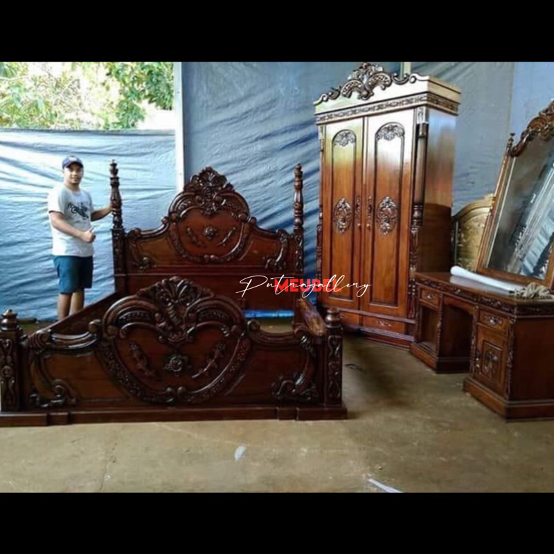 Set Kamar Tidur Cinta Ukir Kayu Jati Jepara Finishing Warna Natural PGM-003