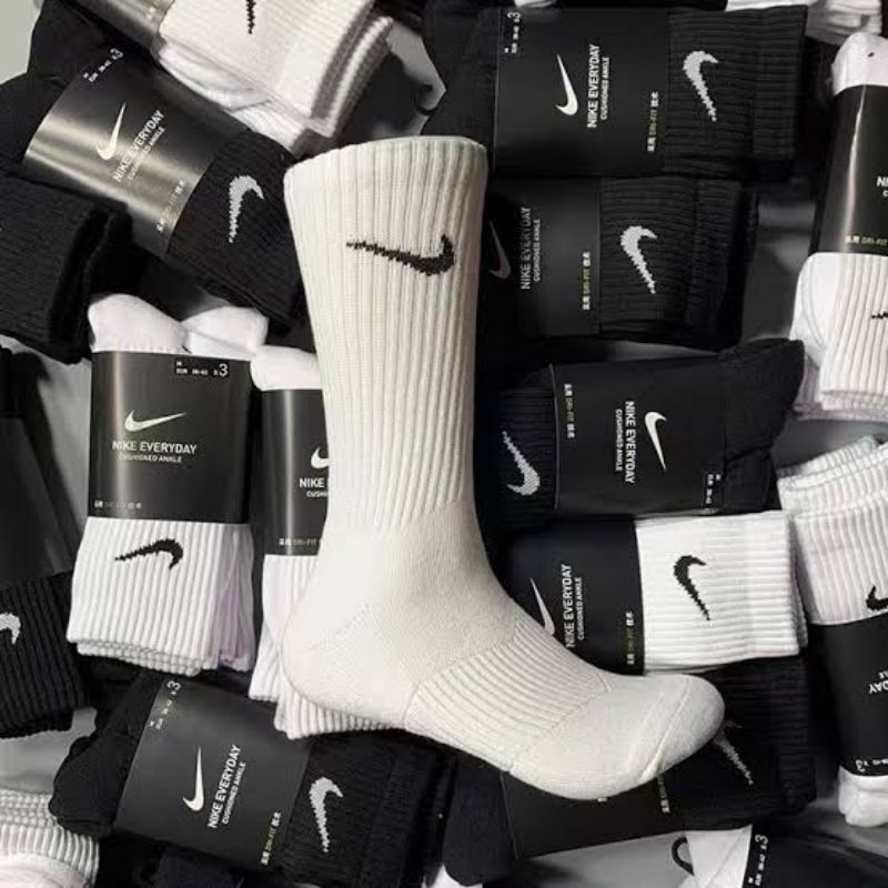 NIKE EVERYDAY HIGH SOCKS ( KAOS KAKI NIKE) 100% ORIGINAL DISKON