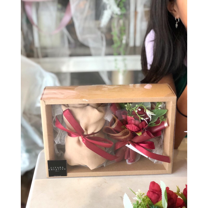 

Gift Box Mika hijab buket bouquet flower bunga