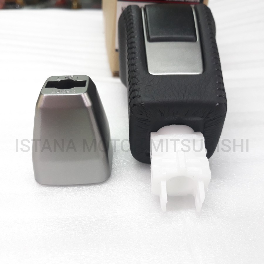 Shift Knob Tuas Versneling Matic Asli Mitsubishi Pajero Sport