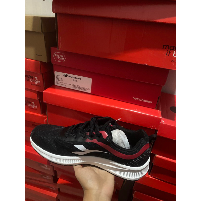 sepatu sport station keren. sale murah 70% size 42