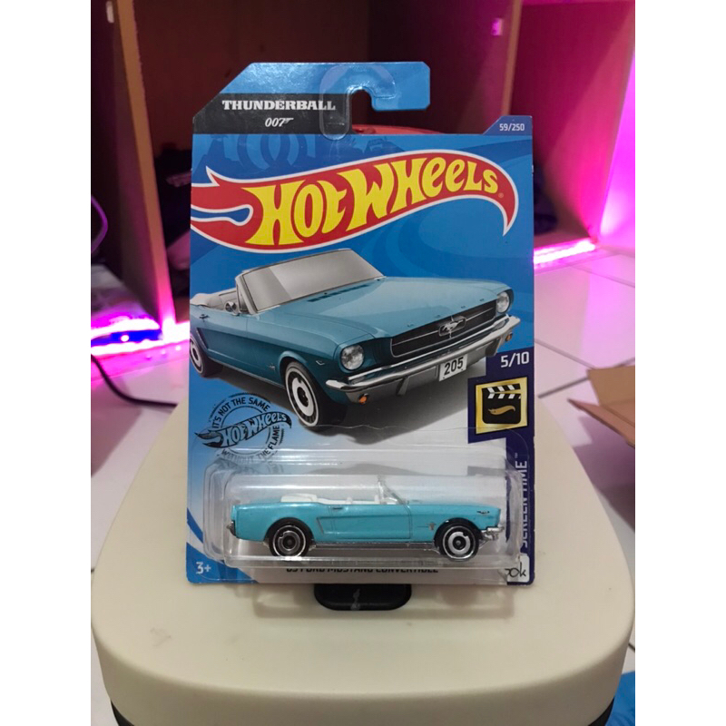 Hotwheels 65 FORD MUSTANG CONVERTIBLE