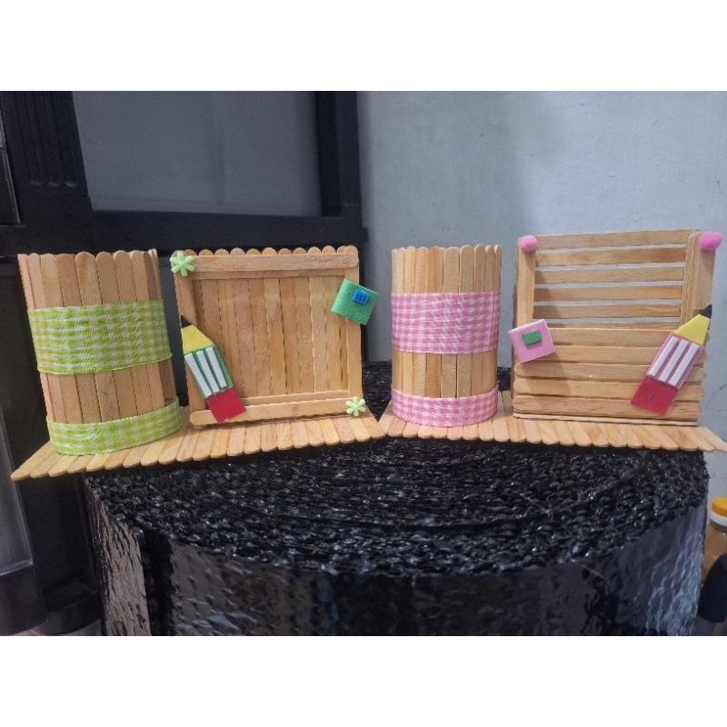 

prakarya stik es krim tempat pencil dan kertas