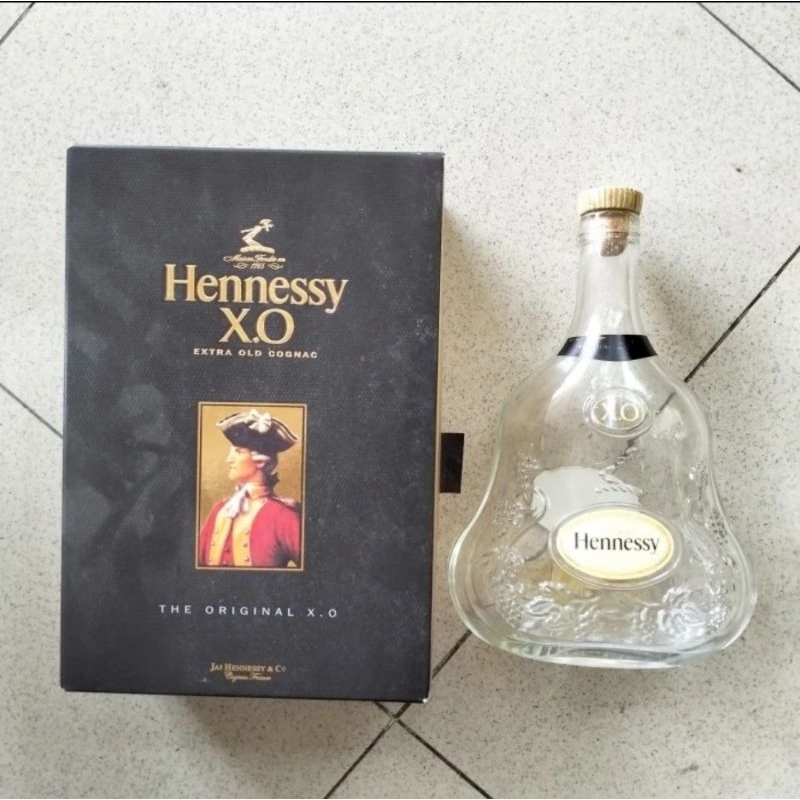 Botol kaca bekas kosong Hennessy X.O rare premium 700 ml